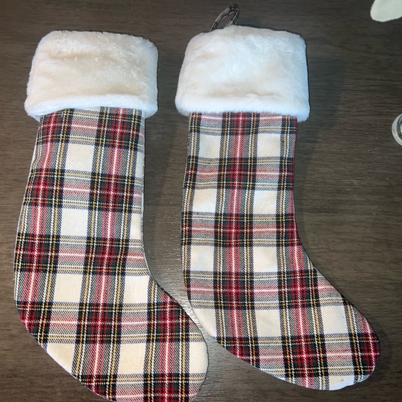 🎀👸🏼BUY 1 GET 2 FREE!👸🏼🎀 Set of two 20” plaid Christmas stockings - Picture 2 of 2